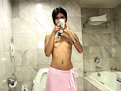 Enthousiasteling, Aziatisch, Sperma in gezicht, Klein, Tiener, Thais