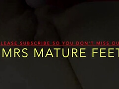 Grote lul, Grote mammen, Sperma shot, Huisgemaakt, Rijpe lesbienne, Moeder, Natuurlijke tieten, Kousen