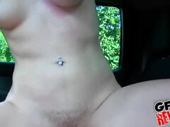 Enthousiasteling, Pijpbeurt, Bruinharig, Sperma in gezicht, Masturbatie, Buiten, Realiteit, Mager