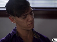 Gros seins, Sucer une bite, Gorge profonde, Jeunes transsexuelles thaïlandaises, Fille latino, Léchez, Chatte, Transsexuelle