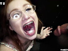 18 jaar, Pijpbeurt, Sperma shot, Diep in de keel, Handbeurt, Interraciaal, Natuurlijke tieten, Pornster