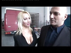 Huge Ass Threesome Fucking with Italian Babes
