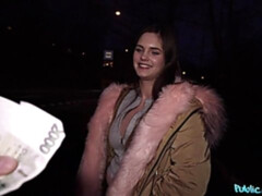 Grosser arsch, Grosse titten, Blasen, Braunhaarige, Hundestellung, Pov, Rasiert, Jungendliche (18+)