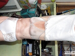 18 ans, Gros seins, Femme couguar, Mamie, Hard, Mère que j'aimerais baiser, Plan cul à trois, Épouse