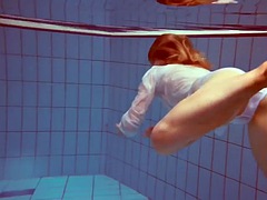 美女, フェティッシュ, 彼女, 公共, 赤毛, ロシア人, ティーン, 水中