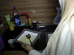 Amateur, Femme couguar, Conversation vulgaire, Femelle, Fétiche, Allemand, Pisser, Solo