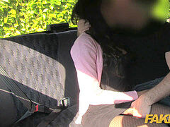 Amateur, Sucer une bite, Voiture, Tir de sperme, Fait maison, Orgasme, Public, Réalité