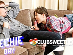 デカパイ, フェラチオ, 大学生, 眼鏡, 手コキする, Hd, キス, ティーン