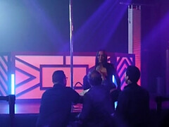 Grote mammen, Laarzen, Bruinharig, Voeten, Dominante vrouw, Latex, Doordringend, Kut duiken