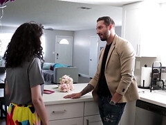 18 jaar, Mooi, Grote lul, Fetisj, Hardcore, Stiefmoeder, Taboe, Trio