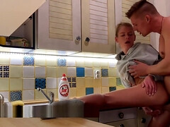 Красивые, Грудастые, Кончили внутрь, Семяизвержение, Чешки, Глубокая глотка, Секс без цензуры, Соски