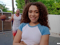 Grote kont, Pijpbeurt, Bruinharig, Zwart, Interraciaal, Natuurlijke tieten, Tiener, Tieten likken