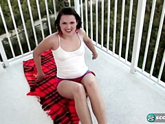 18 años, Penetracion con dedos, Masturbación, Tetas naturales, Al aire libre, Solo, Estriptis, Tetas