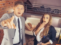 ブロンド, フェラチオ, 口内発射, バック, 女 人男 人, 手コキする, 三人, オッパイの