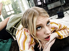 18 ans, Gros cul, Grosse bite, Sucer une bite, En levrette, Seins naturels, Adolescente, Nénés