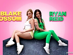 Grosser arsch, Grosser schwanz, Grosse titten, Blasen, Hundestellung, Frau frau mann, Milf, Dusche