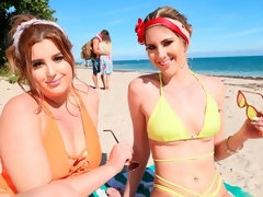 Gorda, Tetas grandes, Rubia, Mamada, Estilo perrito, Penetracion con dedos, Masturbación, Madres para coger