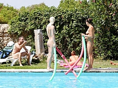 Leie, Grosser schwanz, Blasen, Hundestellung, Hd, Party, Pissen, Öffentlich
