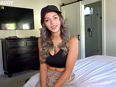 Enthousiasteling, Grote lul, Grote mammen, Blond, Pijpbeurt, Sperma in gezicht, Hd, Tiener