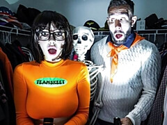 Chambre à dormir, Gros cul, Grosse bite, Sucer une bite, Brunette brune, En levrette, Cheveux courts