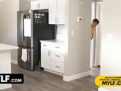 アメリカ人, デカ尻, デカパイ, ブロンド, エロ熟女, 淫乱熟女, 禁句, オッパイの