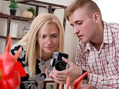 Blondine, Blasen, Hundestellung, Natürlichen titten, Rasiert, Dürr, Jungendliche (18+), Titten