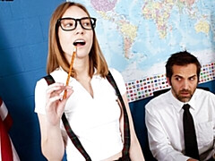 Gros cul, Grosse bite, Sucer une bite, En levrette, Seins naturels, Élève, Adolescente, Nénés