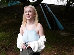 18 ans, Amateur, Cul, Plantureuse, Hard, Public, Rasée, Adolescente