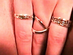 Брюнетки, Мастурбация