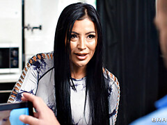 Lécher le cul, Salle de bains, Chambre à dormir, Sucer une bite, En levrette, Jeans, Mère que j'aimerais baiser, Tatouage