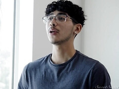 Gros seins, Brunette brune, Plantureuse, Tir de sperme, Branlette thaïlandaise, Mature, Mère que j'aimerais baiser, Mouillée