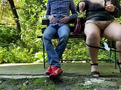Enthousiasteling, Mooie dikke vrouwen, Grote mammen, Mollig, Harig, Rijpe lesbienne, Buiten, Zoon