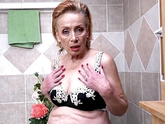 Arsch, Blondine, Tschechisch, Dildo, Oma, Milf, Mutti, Muschi