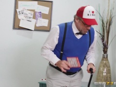 Анальный секс, Большие сиськи, Платье, Каблуки, Натуральные сиськи, Испанки, Тату, Игрушки