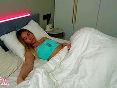 18 ans, Amateur, Gros cul, Attrapée, En levrette, Femelle, Fait maison, Orgasme