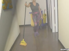 Gros seins, Plantureuse, Tir de sperme, Hard, Hd, Domestique, Mère que j'aimerais baiser, Rasée