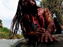 Enthousiasteling, Zichtbare schaamlippen, Harig