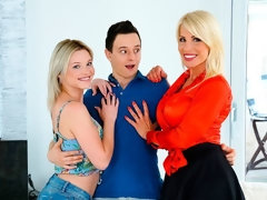 Большая жопа, Блондинки, Минет, Две девушки, Ласковые ручки, Белье, Милф, Сиськи