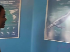 Amateur, Penetracion con dedos, Despelote, Novia, Al aire libre, Público, Chorro, Mojado