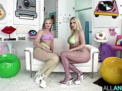 Anal, Culo grande, Verga grande, Tetas grandes, Mamada, Estilo perrito, Madres para coger, Trio