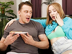 18 jahre, In den arsch, Grosser arsch, Grosser schwanz, Blasen, Hundestellung, Natürlichen titten, Titten