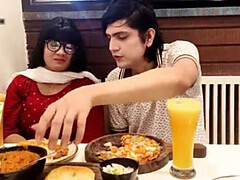 Asiatisch, Grosser arsch, Blasen, Pummelig, Schwanz, Freundin, Hardcore, Natürlichen titten