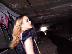 Kehlenfick, Fingern, Masturbation, Im freien, Pov, Öffentlich, Muschi, Realität