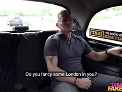 Amateur, Cul, Gros seins, Voiture, En levrette, Léchez, Cheveux courts, Mouillée