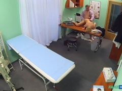 Amateur, Mamada, Médico, Estilo perrito, Lamidas, Oficina, Coño, Uniforme