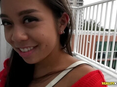 Aziatisch, Slaapkamer, Pijpbeurt, Bruinharig, Sperma shot, Sperma in gezicht, Hakken, Klein