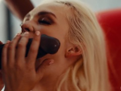 Noire, Blonde, Sucer une bite, Éjaculer dans la bouche, Poilue, Hard, Léchez, Monstre