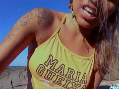 Hot blonde went to fuck on the beach and was spotted!