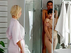 Sensual models Vickie Brown and Luna Rival suck after good fuck