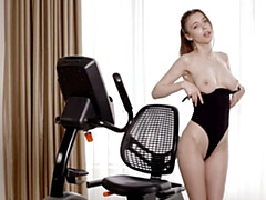 素人, デカ尻, デカパイ, 指いじり, オナニー, 自然山雀, ガリガリ, ストリッピング